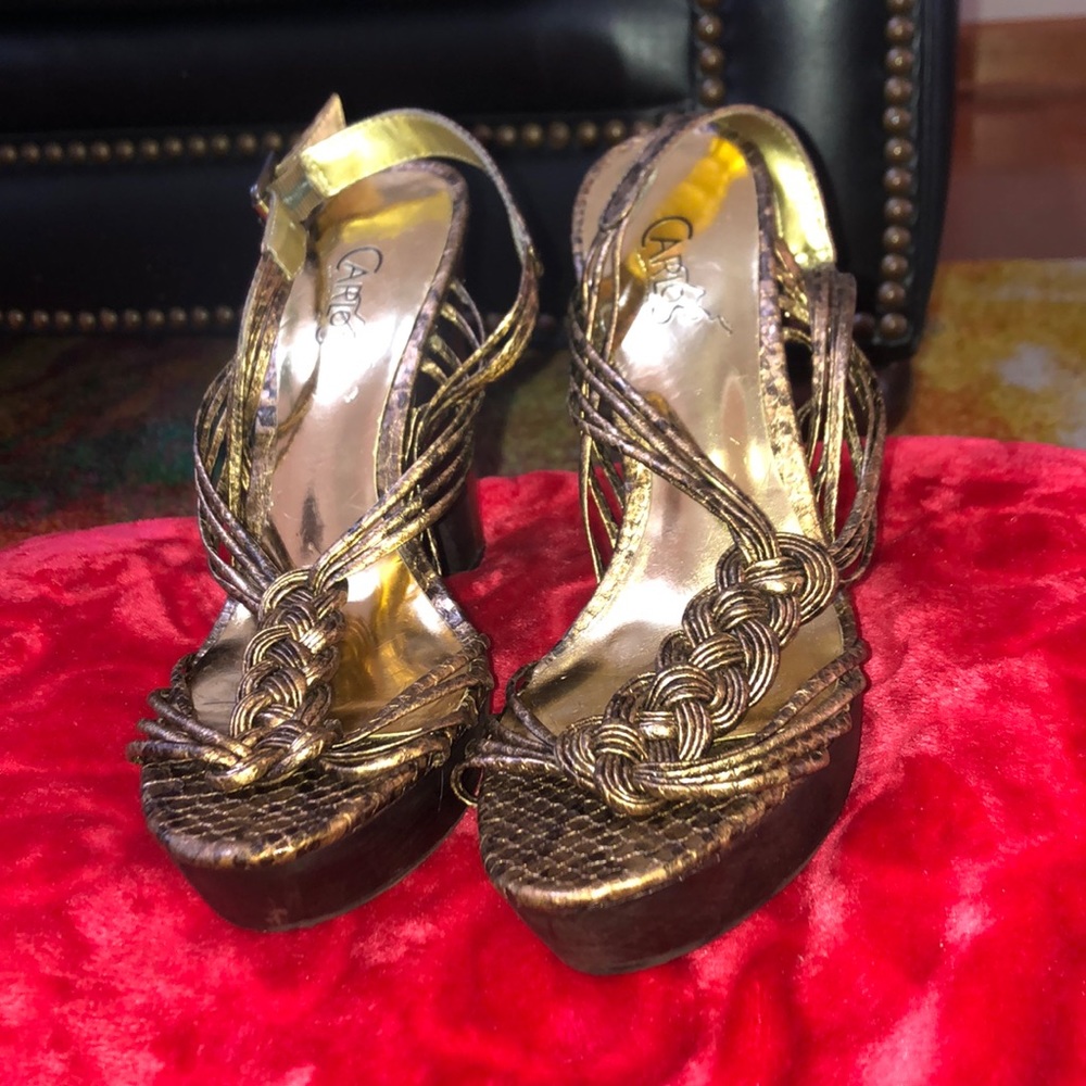Sandal